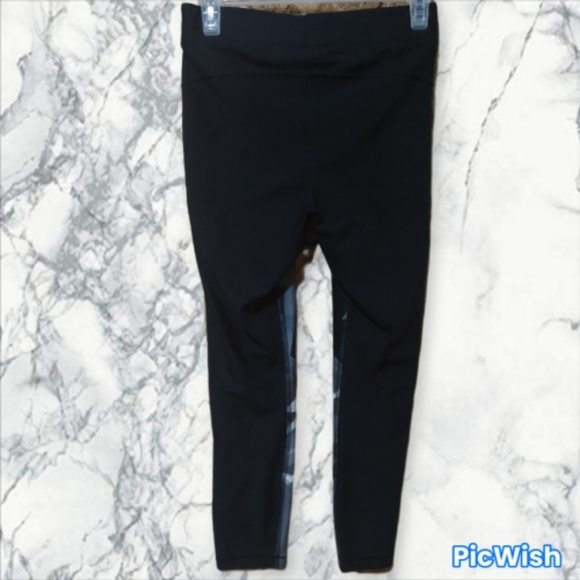 Under Armour Black & Grey Geometric Pattern Leggings - Picture 2 of 3